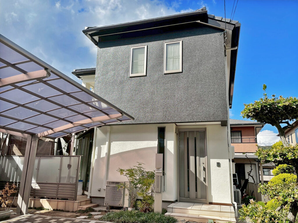 【尾道市】外壁塗装・屋根漆喰工事｜高耐久な塗料と丁寧な4回塗りできれいが長持ちするお家