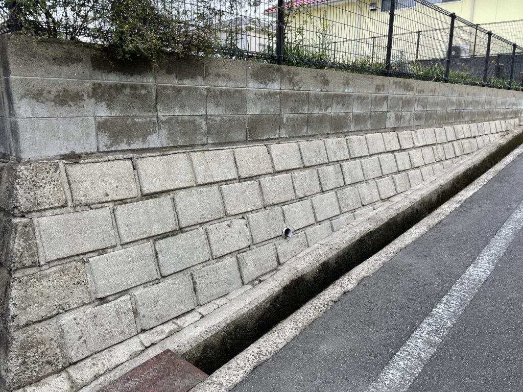 施工前と比べ真っ白になり、完全に乾燥すればさらに明るくなります。