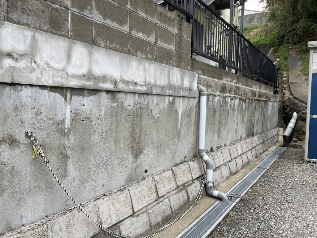 藻やカビが多く見られた面もしっかりと洗浄できました。